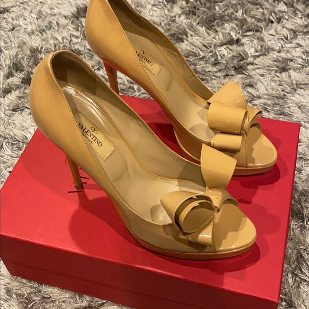Valentino Bow Platform Peep toe Pumps